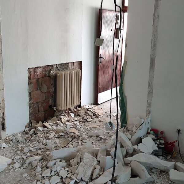 Rusenje pregradnih zidova